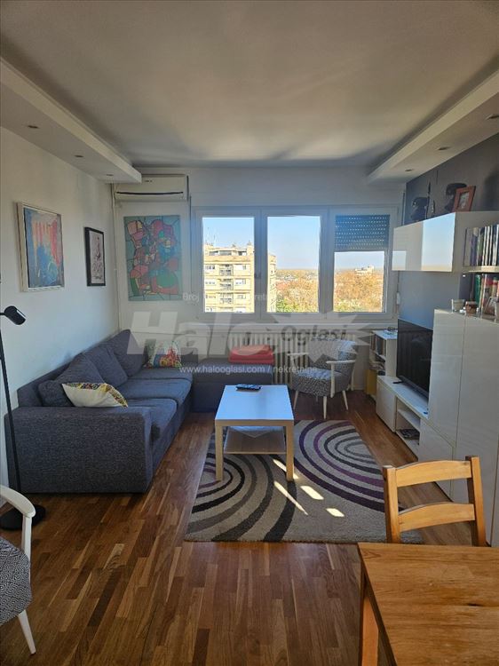 Zemunski park, 3-soban, 64m2, renoviran — 2