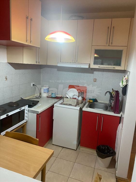 Zvezdara, Cvetkova pijaca, jednosoban stan — 4