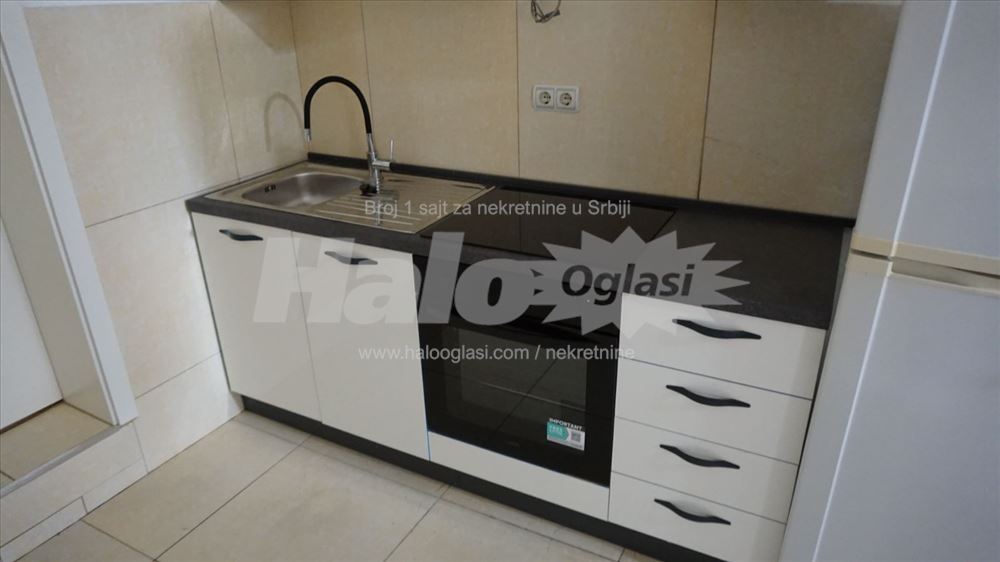 Zvezdara, Denkova bašta, Beoshoping centar — 5