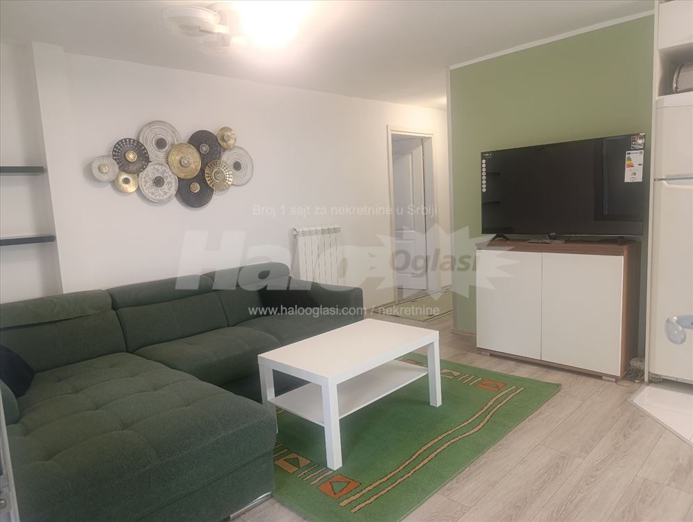 Zvezdara,Severni bulevar,4.0 soban renoviran stan — 5