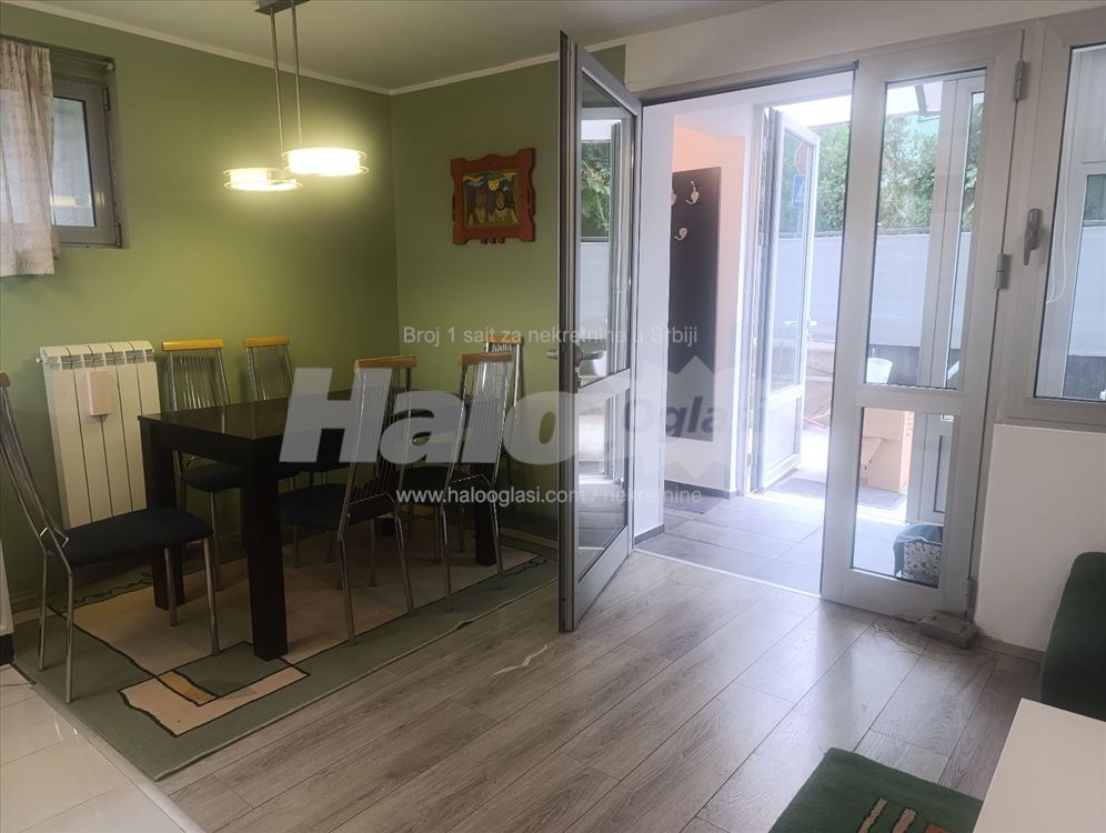 Zvezdara,Severni bulevar,4.0 soban renoviran stan — 7